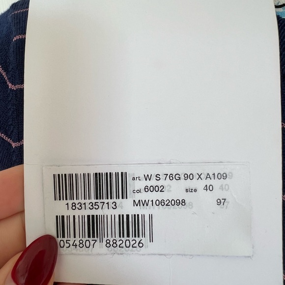 NWT ⭐️LOVE MOSCHINO women’s sweater top SIZE 4 - Picture 7 of 7